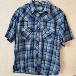Wrangler men’s blue plaid pearl snap shirt